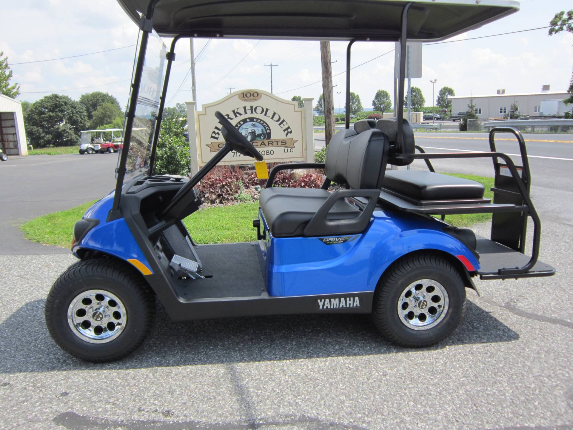 Blue Yamaha golf cart